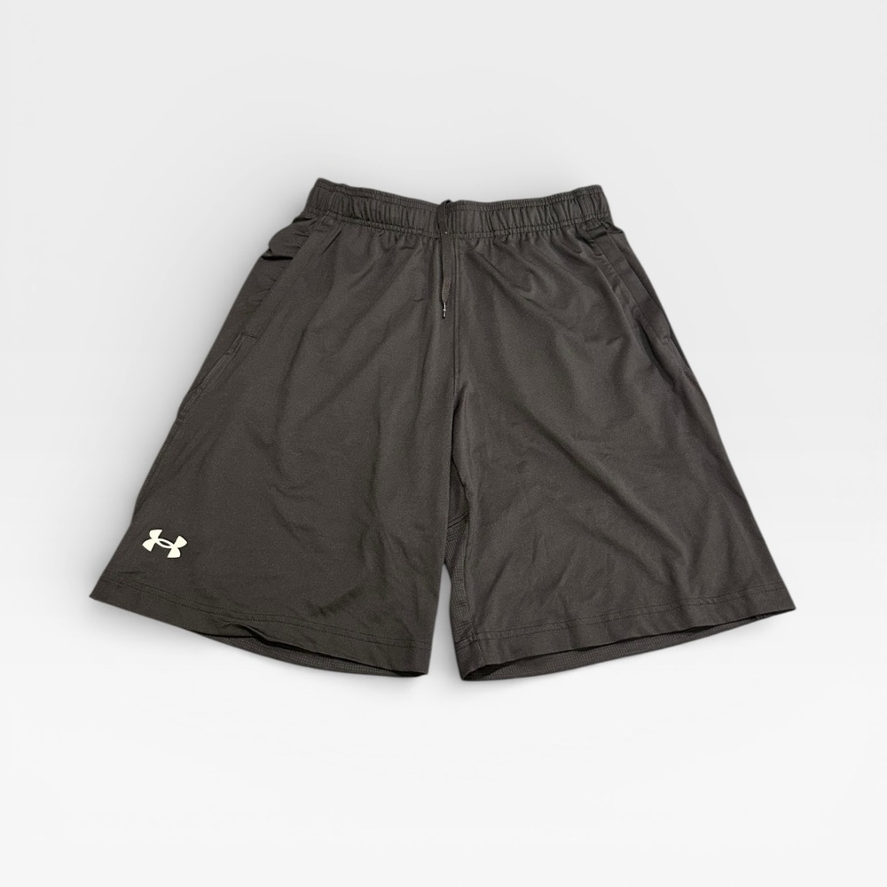 Under Armour Men’s Loose Black Athletic Shorts Medium